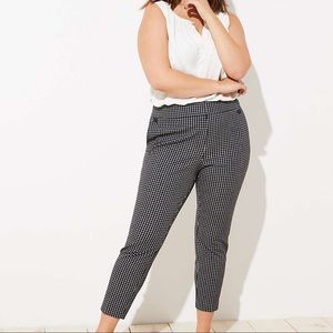 EUC LOFT Plus Skinny Button Plaid Pants in size 20